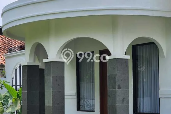 Disewakan Rumah Strategis di Kemang LT 1000m2 / LB 500m2 Siap Huni Disewakan Rumah Strategis di Kemang LT 1000m2 / LB 500m2 Siap Huni