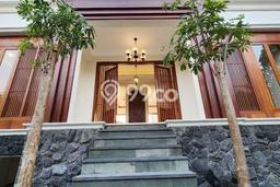 Rumah Asri 5 KT di Kemang, Jakarta Selatan - Luas Tanah 517m² Rumah Asri 5 KT di Kemang, Jakarta Selatan - Luas Tanah 517m²