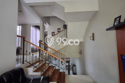 Rumah LT 120m² / LB 240m² di Kawasan Pondok Indah, Jakarta Selatan Rumah LT 120m² / LB 240m² di Kawasan Pondok Indah, Jakarta Selatan