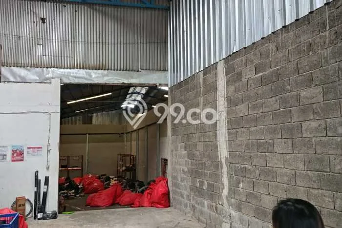 Untuk Disewa Gudang di Cimahi Tengah Cimahi LT 1350m2, LB 1350m2 Untuk Disewa Gudang di Cimahi Tengah Cimahi LT 1350m2, LB 1350m2