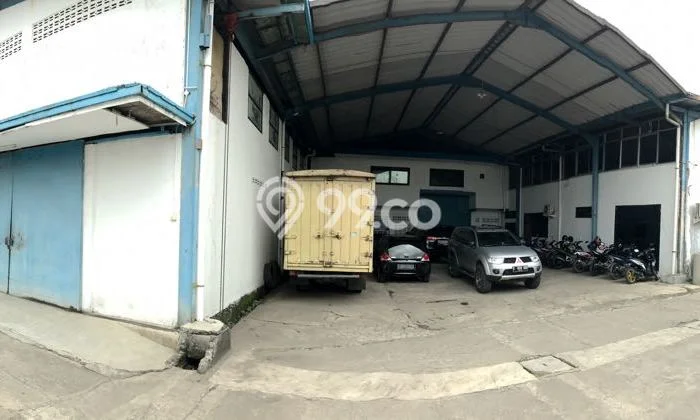 Unit Gudang Disewakan di Moch Toha di Area Ramai & Strategis Unit Gudang Disewakan di Moch Toha di Area Ramai & Strategis
