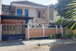 Rumah Strategis Minimalis Lb 300m2 di Cakung, Jakarta Timur Rumah Strategis Minimalis Lb 300m2 di Cakung, Jakarta Timur