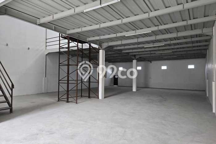 Disewakan Gudang di Kawasan Ramai Teluk Naga Luas 320m2 Disewakan Gudang di Kawasan Ramai Teluk Naga Luas 320m2