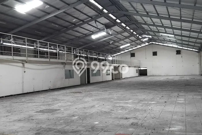 Unit Gudang Disewakan di Pondok Ungu di Area Ramai & Strategis Unit Gudang Disewakan di Pondok Ungu di Area Ramai & Strategis
