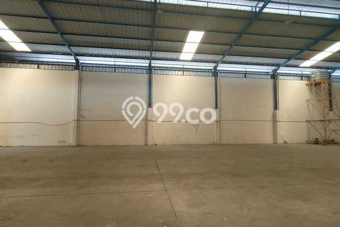 AREA PREMIUM! Gudang Disewakan di Meruya, Luas 925m², Area Strategis AREA PREMIUM! Gudang Disewakan di Meruya, Luas 925m², Area Strategis