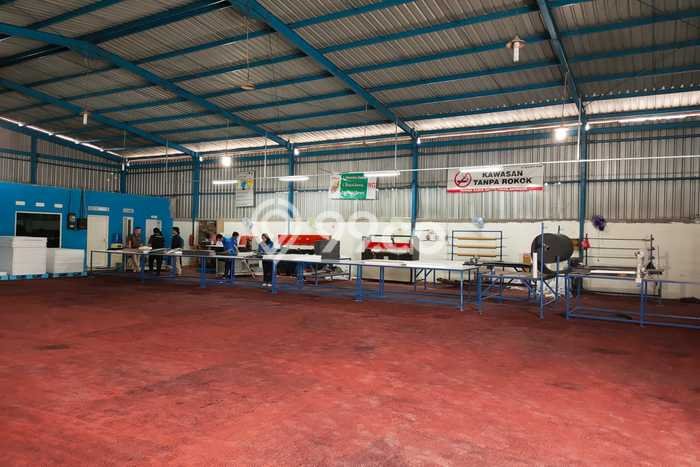 LOKASI PREMIUM! Gudang di Cibitung, Luas 600m², Lokasi Niaga LOKASI PREMIUM! Gudang di Cibitung, Luas 600m², Lokasi Niaga