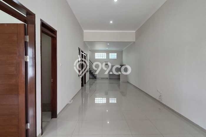 Dijual Hunian Rumah Nyaman 3 Kamar di Taman Kopo Indah, Bandung Dijual Hunian Rumah Nyaman 3 Kamar di Taman Kopo Indah, Bandung