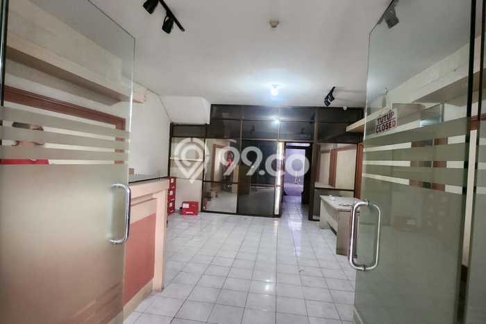 Unit Ruko disewakan di Batununggal Bandung dengan LT 198m2 / LB 300m2 Unit Ruko disewakan di Batununggal Bandung dengan LT 198m2 / LB 300m2