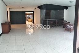 Disewakan! Rumah 5 Kamar Tidur &
4 Kamar Mandi di Kemang, Jakarta Selatan Disewakan! Rumah 5 Kamar Tidur &
4 Kamar Mandi di Kemang, Jakarta Selatan