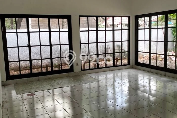 Rumah sewa siap pakai 4 KT di Blok M, Jakarta Selatan Rumah sewa siap pakai 4 KT di Blok M, Jakarta Selatan