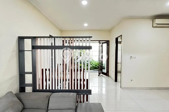 For Sale Hunian Mewah Klasik di Jakarta Selatan For Sale Hunian Mewah Klasik di Jakarta Selatan