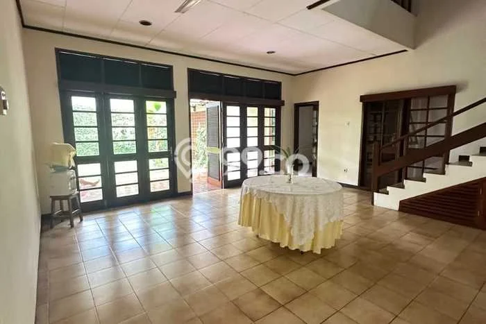 Dijual Rumah Mewah Megah Dengan View Cantik di Bintaro, Jakarta Selatan Dijual Rumah Mewah Megah Dengan View Cantik di Bintaro, Jakarta Selatan