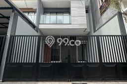 Hunian Nyaman Asri 4 KT Siap Pakai di Mulyosari Surabaya Hunian Nyaman Asri 4 KT Siap Pakai di Mulyosari Surabaya