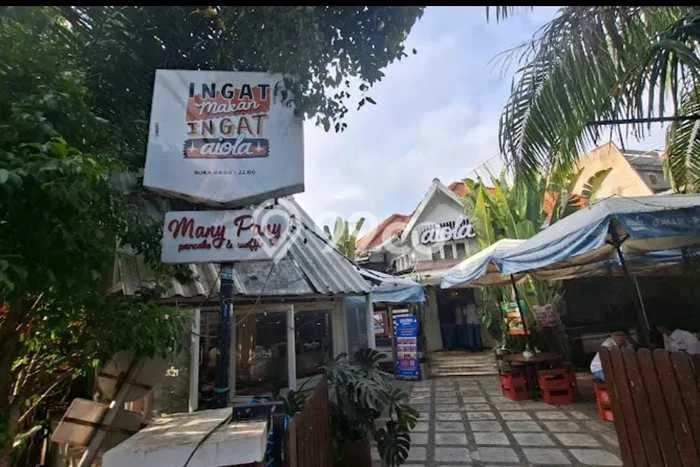 Komersial Dijual di Genteng Surabaya dengan Luas Bangunan 260m2 Komersial Dijual di Genteng Surabaya dengan Luas Bangunan 260m2