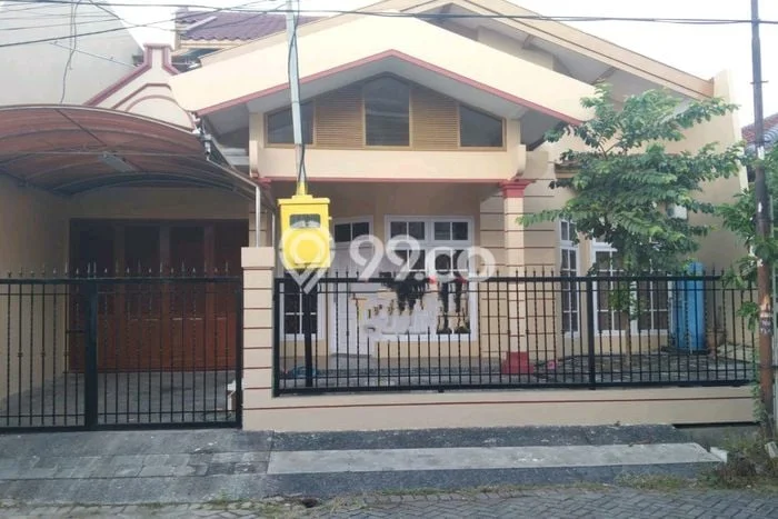 Disewakan! Rumah 5 Kamar Tidur &
4 Kamar Mandi di Sukomanunggal, Surabaya Disewakan! Rumah 5 Kamar Tidur &
4 Kamar Mandi di Sukomanunggal, Surabaya