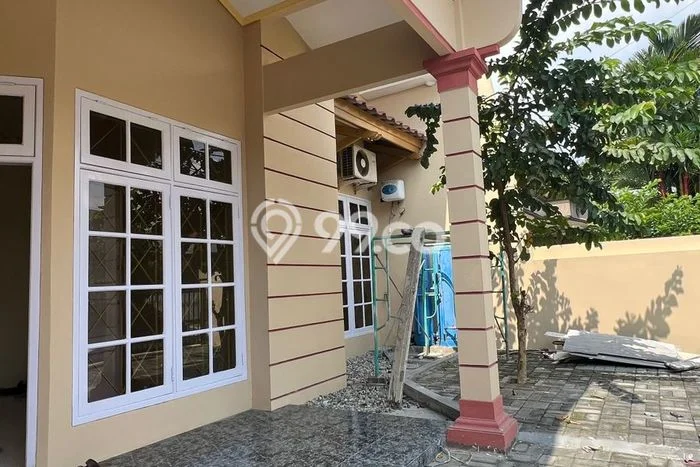 Disewakan! Rumah 5 Kamar Tidur &
4 Kamar Mandi di Sukomanunggal, Surabaya Disewakan! Rumah 5 Kamar Tidur &
4 Kamar Mandi di Sukomanunggal, Surabaya