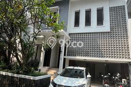 Hunian Kondisi Baik Disewakan di Kemang, Jakarta Selatan LT 500m2, LB 480m2 Hunian Kondisi Baik Disewakan di Kemang, Jakarta Selatan LT 500m2, LB 480m2