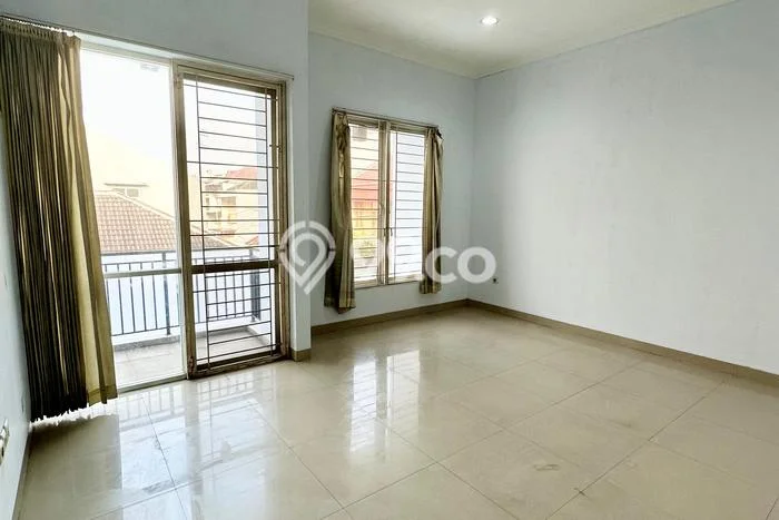 Dijual Rumah Mewah Megah Dengan View Eksklusif di Duri Kepa, Jakarta Barat Dijual Rumah Mewah Megah Dengan View Eksklusif di Duri Kepa, Jakarta Barat