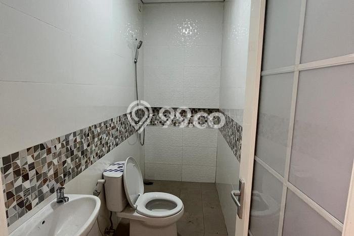 Dijual Rumah Luas Megah Dengan View Cantik di Green Ville, Jakarta Barat Dijual Rumah Luas Megah Dengan View Cantik di Green Ville, Jakarta Barat