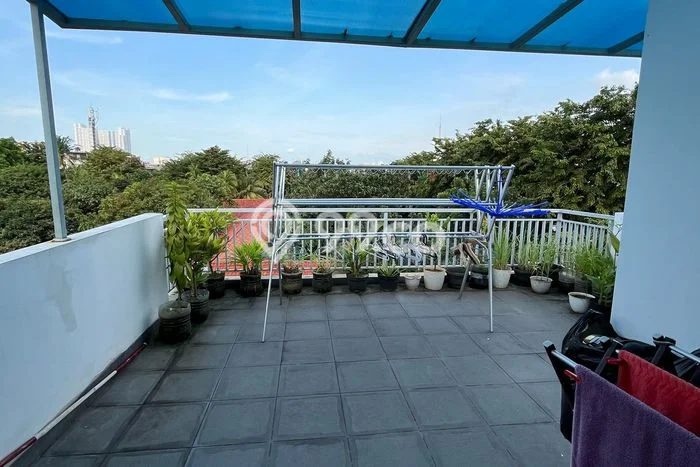 Rumah Elit LB 350m2 Siap Huni Desain Elegan di Jelambar, Jakarta Barat Rumah Elit LB 350m2 Siap Huni Desain Elegan di Jelambar, Jakarta Barat