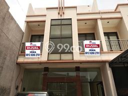 Ruko Dijual di Jakarta Timur LT 110m2 & LB 300m2 Lokasi Terbaik! Ruko Dijual di Jakarta Timur LT 110m2 & LB 300m2 Lokasi Terbaik!