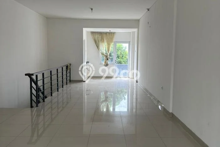 Ruko paling strategis disewakan di BSD Tangerang Selatan Ruko paling strategis disewakan di BSD Tangerang Selatan