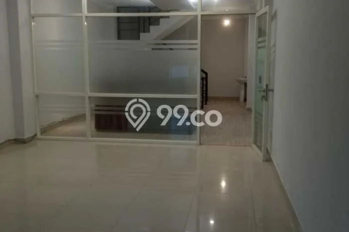 Disewakan Ruko di Kawasan Ramai Surabaya Kota Luas 66m2 Disewakan Ruko di Kawasan Ramai Surabaya Kota Luas 66m2