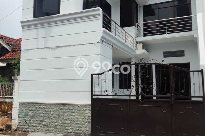 Rumah Modern 4 KT di Pakuwon City Surabaya Full Furnished Rumah Modern 4 KT di Pakuwon City Surabaya Full Furnished