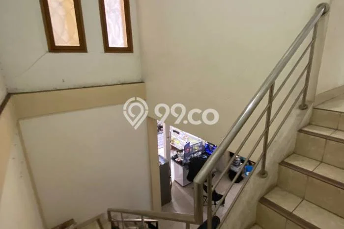 Rumah Strategis Modern Lb 400m2 di Cimahi Utara, Cimahi Rumah Strategis Modern Lb 400m2 di Cimahi Utara, Cimahi