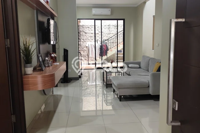 Rumah sewa siap pakai 4 KT di Modernland, Tangerang Rumah sewa siap pakai 4 KT di Modernland, Tangerang