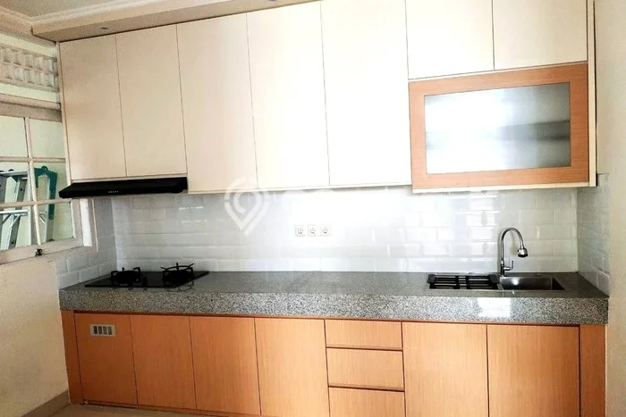 Disewakan Rumah Murah di Bintaro Tangerang Selatan dengan 4 Kamar Tidur Disewakan Rumah Murah di Bintaro Tangerang Selatan dengan 4 Kamar Tidur