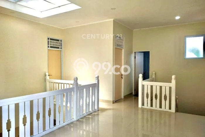 Disewakan Rumah Murah di Bintaro Tangerang Selatan dengan 4 Kamar Tidur Disewakan Rumah Murah di Bintaro Tangerang Selatan dengan 4 Kamar Tidur