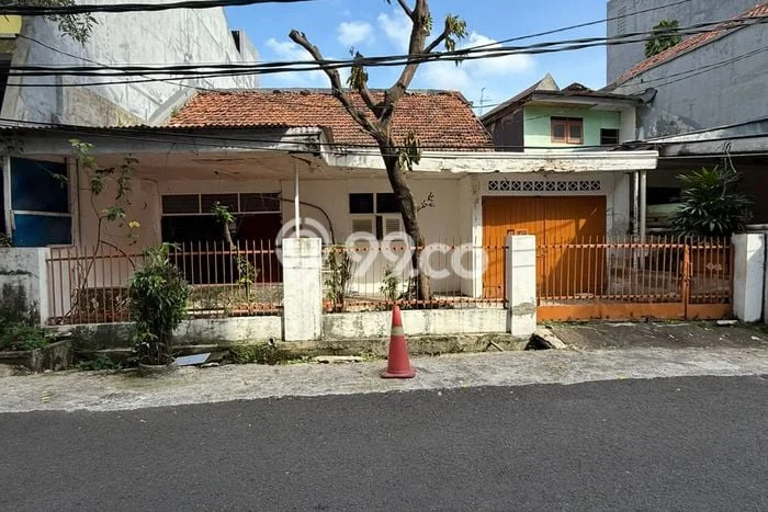 For Sale! Luxury House LT 160m2 Desain Elegan di Bendungan Hilir For Sale! Luxury House LT 160m2 Desain Elegan di Bendungan Hilir