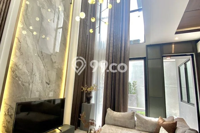 Rumah Luxury Modern Tanpa Renovasi di Citraland Surabaya Rumah Luxury Modern Tanpa Renovasi di Citraland Surabaya