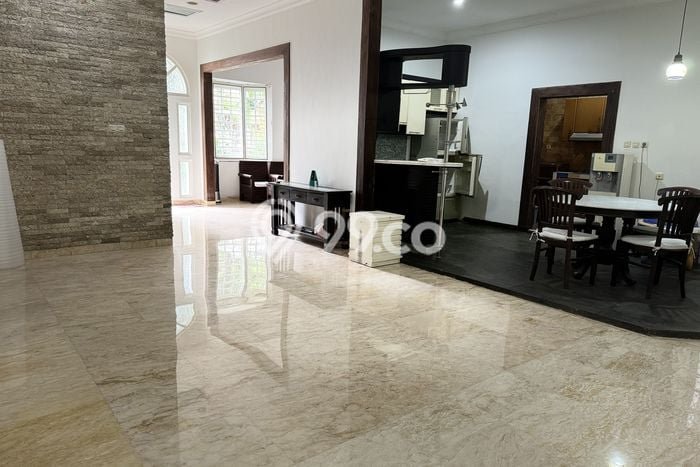 Rumah Mewah Dijual LT 216m2 di Mulyosari, Surabaya Rumah Mewah Dijual LT 216m2 di Mulyosari, Surabaya