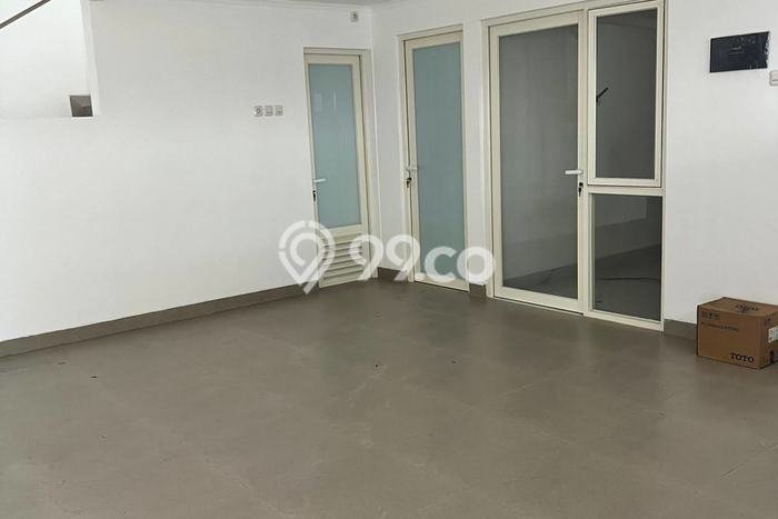Rumah Elit LB 190m2 Siap Pakai Desain Elegan di Pakuwon City, Surabaya Rumah Elit LB 190m2 Siap Pakai Desain Elegan di Pakuwon City, Surabaya