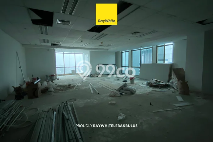LOKASI BISNIS! Ruko For Rent di TB Simatupang, Luas 136m2m², Jalan Utama LOKASI BISNIS! Ruko For Rent di TB Simatupang, Luas 136m2m², Jalan Utama