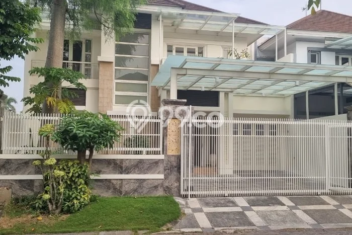 Dijual Rumah Premium dengan Fasilitas Sekitar Lengkap di Sukolilo, Surabaya Dijual Rumah Premium dengan Fasilitas Sekitar Lengkap di Sukolilo, Surabaya