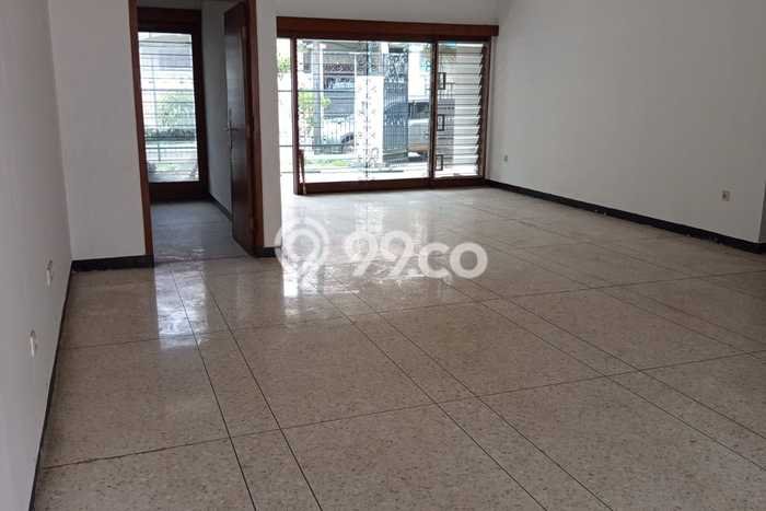 Hunian Eksklusif Siap Huni LT 375m2 di Dukuh Pakis, Surabaya Hunian Eksklusif Siap Huni LT 375m2 di Dukuh Pakis, Surabaya
