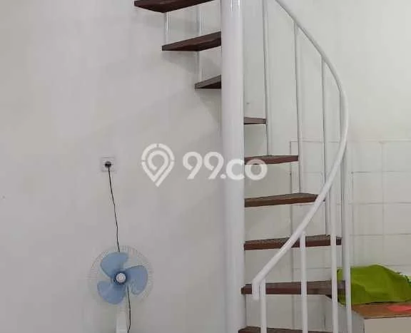 Lokasi strategis! Rumah siap huni disewakan di Cakung LB 100m2 Lokasi strategis! Rumah siap huni disewakan di Cakung LB 100m2