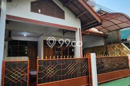 Dijual Rumah Luas Elegan Dengan View Cantik di Pondok Kelapa, Jakarta Timur Dijual Rumah Luas Elegan Dengan View Cantik di Pondok Kelapa, Jakarta Timur