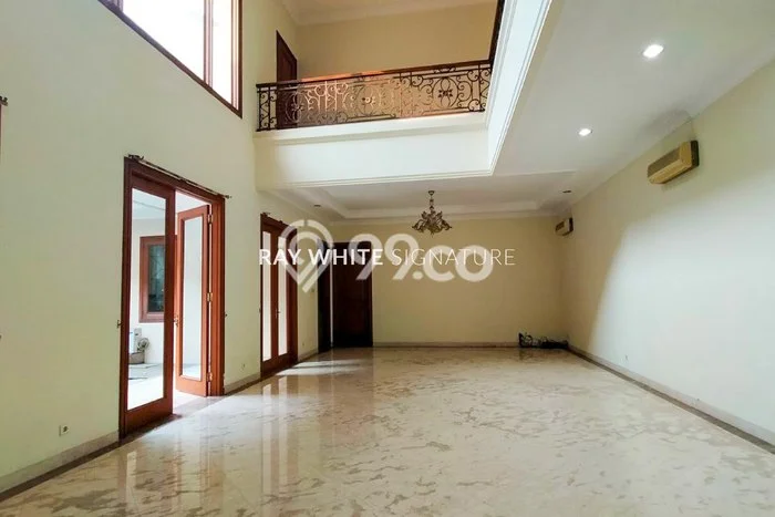 Hunian Mewah Dijual LT 560m2 di Kebayoran Baru, Jakarta Selatan Hunian Mewah Dijual LT 560m2 di Kebayoran Baru, Jakarta Selatan