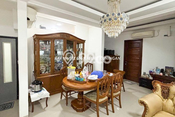 Hunian Elit LB 720m2 Siap Huni Desain Elegan di Setiabudi, Jakarta Selatan Hunian Elit LB 720m2 Siap Huni Desain Elegan di Setiabudi, Jakarta Selatan