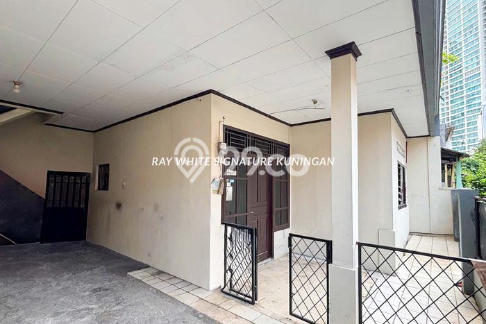 Hunian Elit LB 300m2 Siap Huni Desain Elegan di Setiabudi, Jakarta Selatan Hunian Elit LB 300m2 Siap Huni Desain Elegan di Setiabudi, Jakarta Selatan