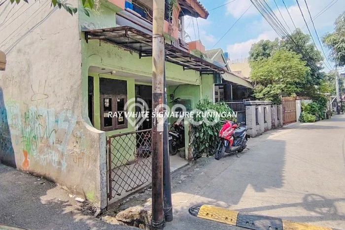 For Sale Rumah 8 Kamar Lokasi Strategis Bagus dan Strategis di Tebet For Sale Rumah 8 Kamar Lokasi Strategis Bagus dan Strategis di Tebet