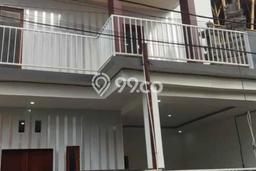 Disewakan! Rumah 3 Kamar Tidur &
2 Kamar Mandi di Gatot Subroto, Denpasar Disewakan! Rumah 3 Kamar Tidur &
2 Kamar Mandi di Gatot Subroto, Denpasar