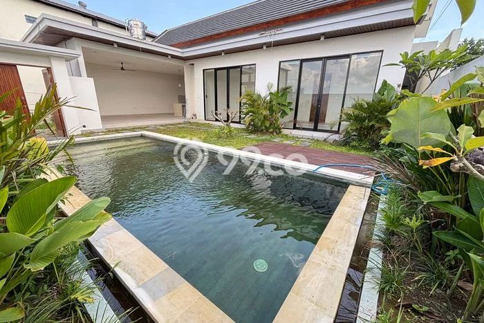 Rumah area Kerobokan, Dekat Stasiun, 2 KT, LT 200m² Bangunan 100m² Rumah area Kerobokan, Dekat Stasiun, 2 KT, LT 200m² Bangunan 100m²
