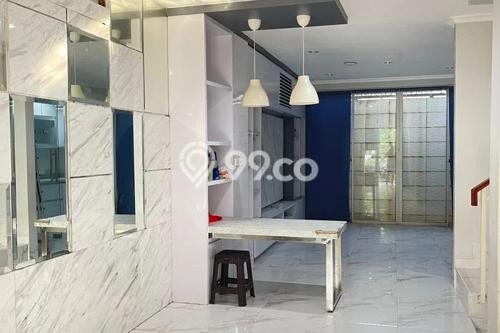 Rumah Minimalis 6 KT di Gading Serpong Tangerang Semi Furnished Rumah Minimalis 6 KT di Gading Serpong Tangerang Semi Furnished