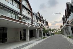 Ready to Use! Luxury House LT 80m2 Desain Modern di Pantai Indah Kapuk 2 Ready to Use! Luxury House LT 80m2 Desain Modern di Pantai Indah Kapuk 2