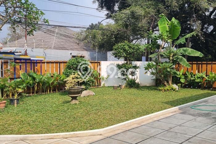 Disewakan Rumah Murah di Geger Kalong Bandung dengan 4 KT Disewakan Rumah Murah di Geger Kalong Bandung dengan 4 KT